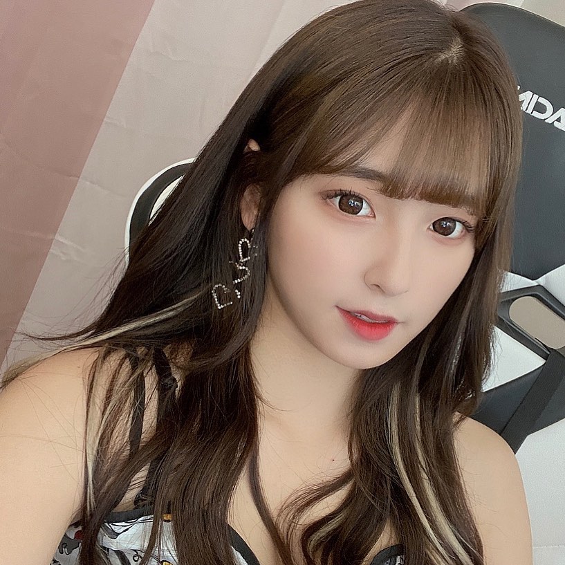 
치어리더 이하윤
