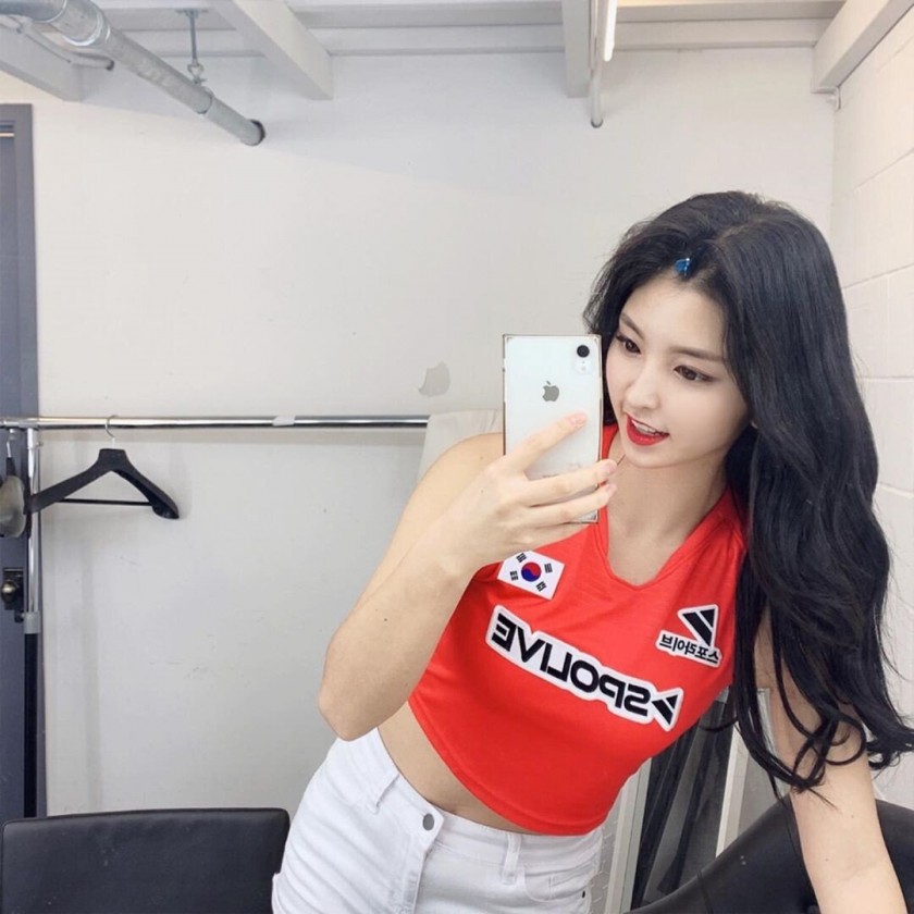 
치어리더 이하윤
