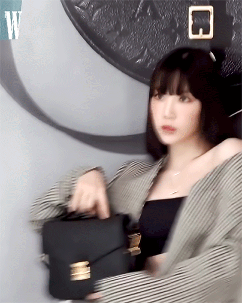 
섹시와 귀여움이 공존한 태연.jpgif
