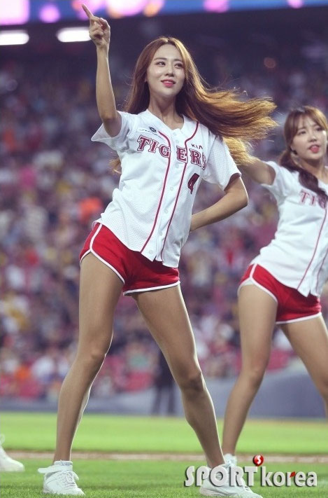 
177cm 54kg 치어리더
