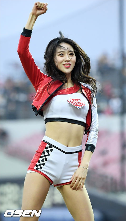 
177cm 54kg 치어리더
