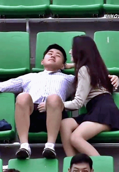 
답답하시죠? 신나는 응원 영상 보아요~
