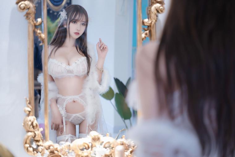 
하얀색
