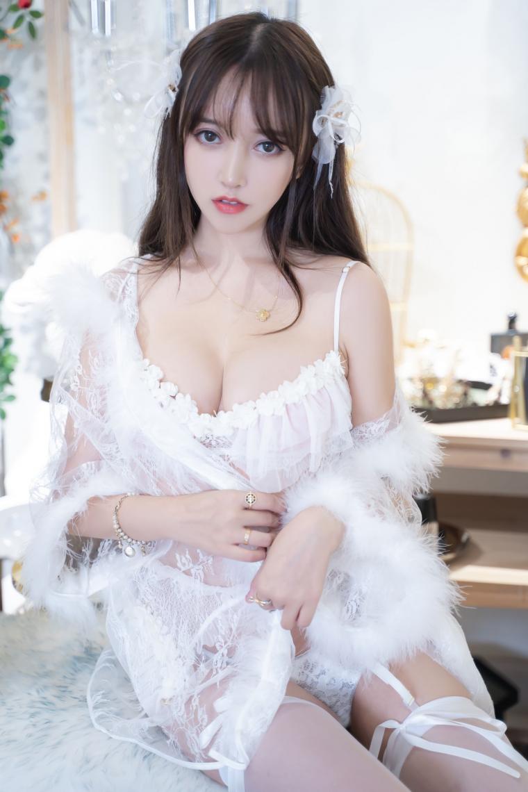 
하얀색
