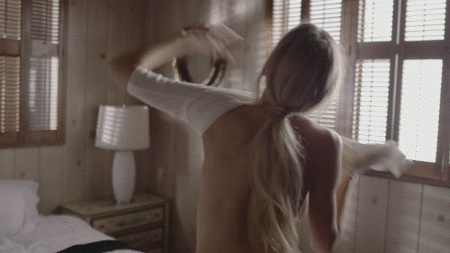 
헐리웃배우 Charlotte McKinney
