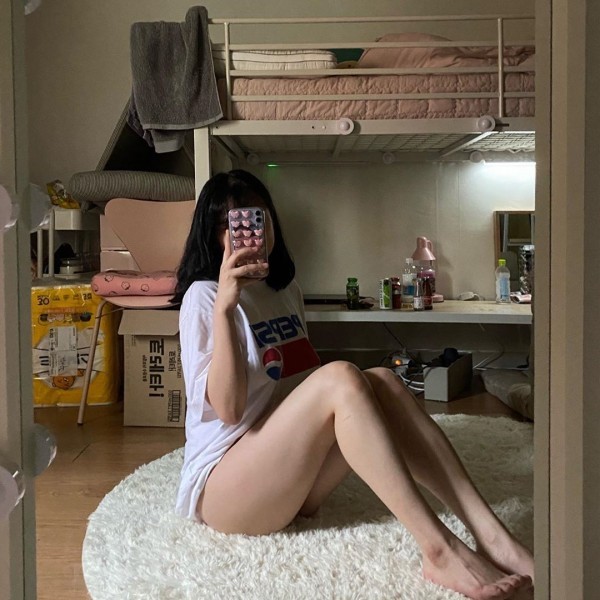 
방구석 셀카
