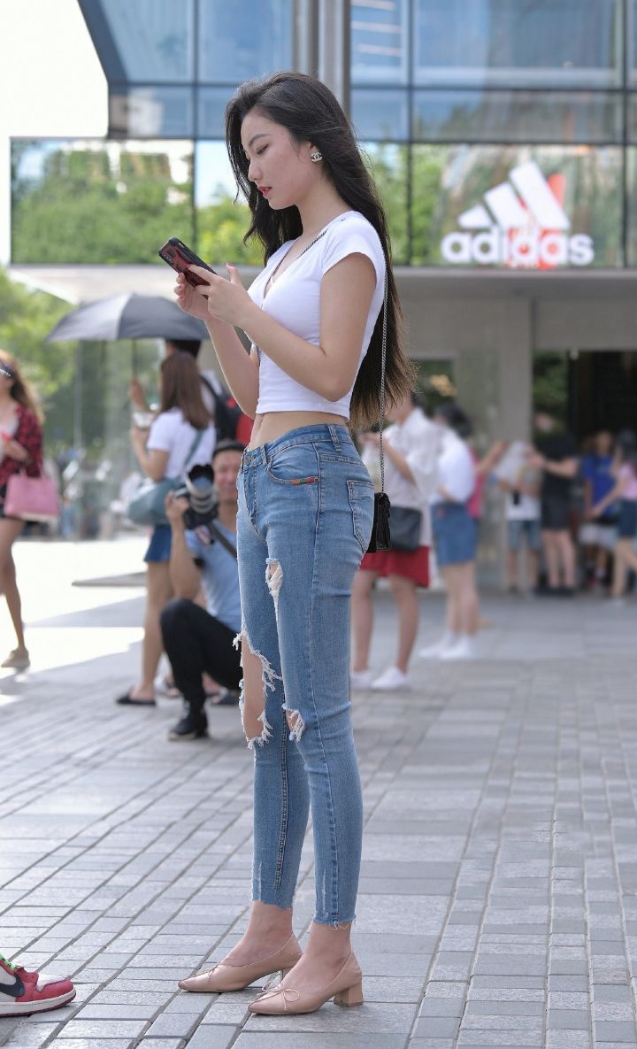 중국여자들 길거리 패션.jpg