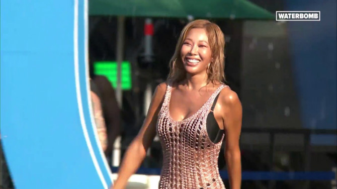 
일반 화장한 누나...~
