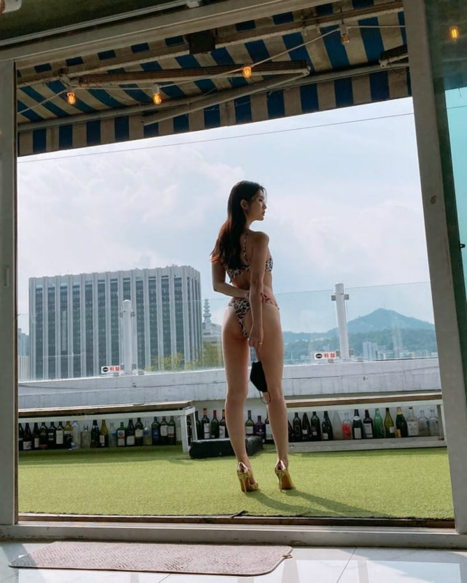
맥심 10월호 미스맥심 김은진 표지 + 인스타
