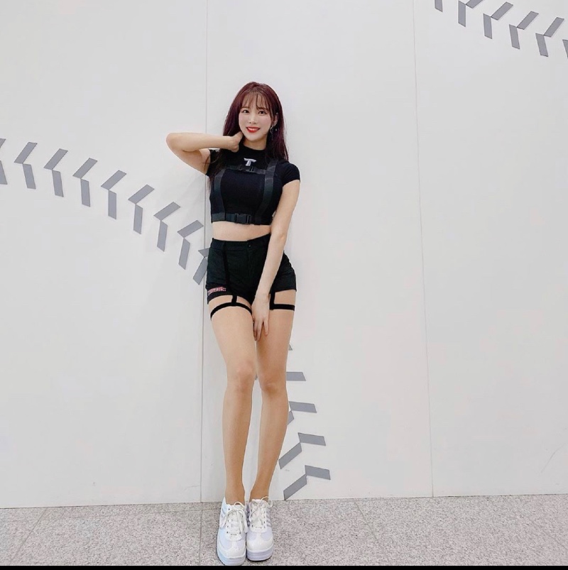 치어리더 복장이 가터벨트 후덜덜