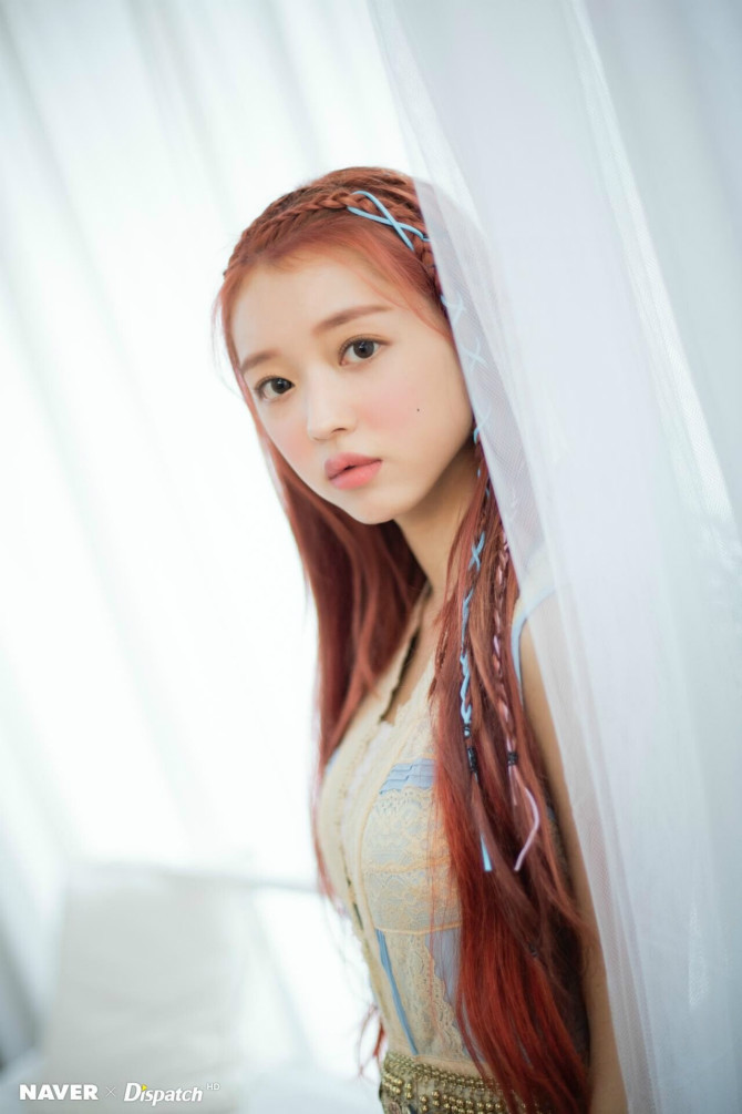 
오마이걸 유아 화보촬영

