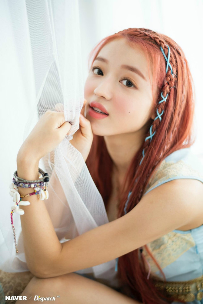 
오마이걸 유아 화보촬영
