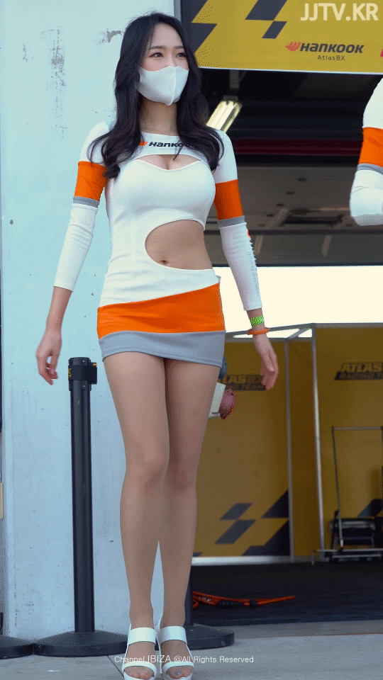
레이싱모델 김다나.gif...
