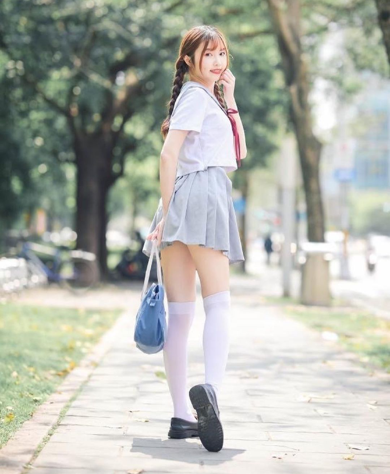 
목요일 오전의 다리
