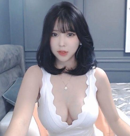 
풍만하다
