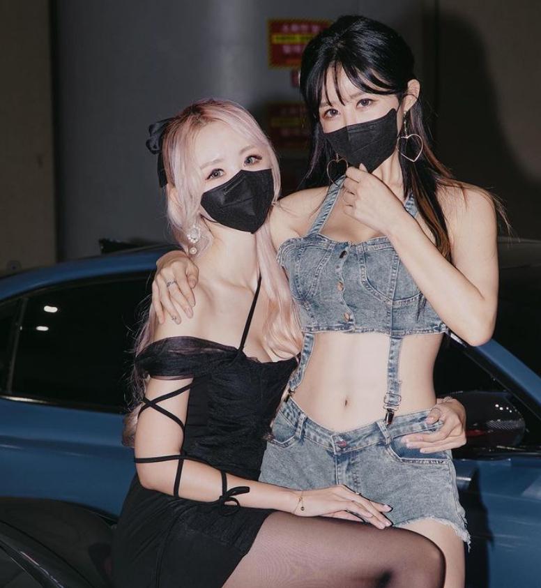 
코로나시국에도 열일 하시는 레이싱모델 누나들

