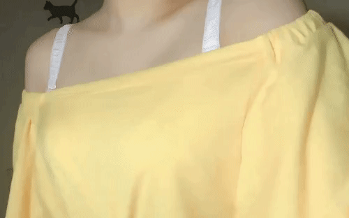 신기방기한 오프숄더.gif