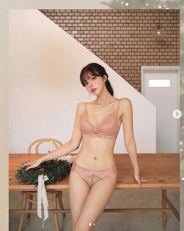 
피팅모델 누나들
