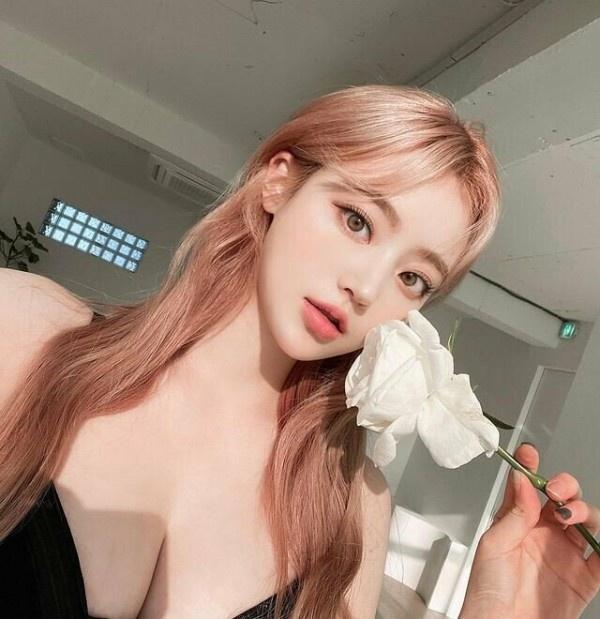 
예쁜女
