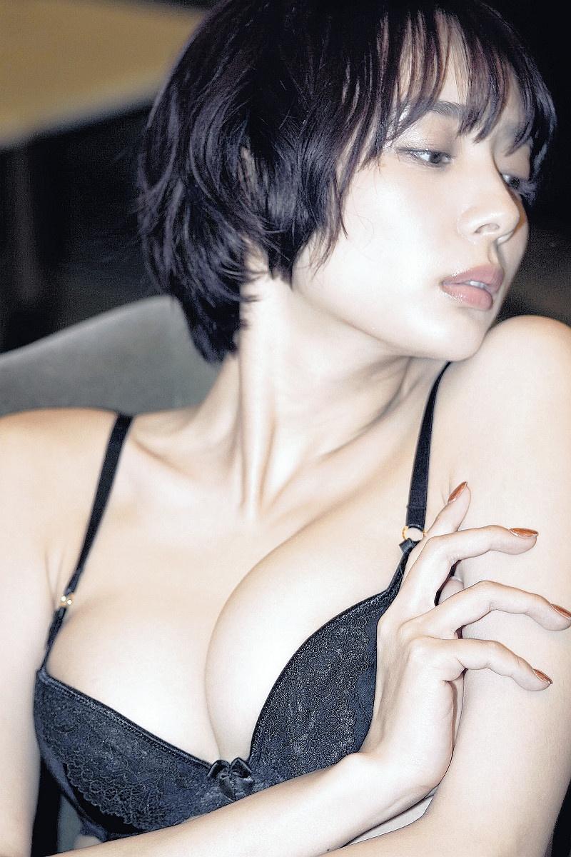 
예쁜女
