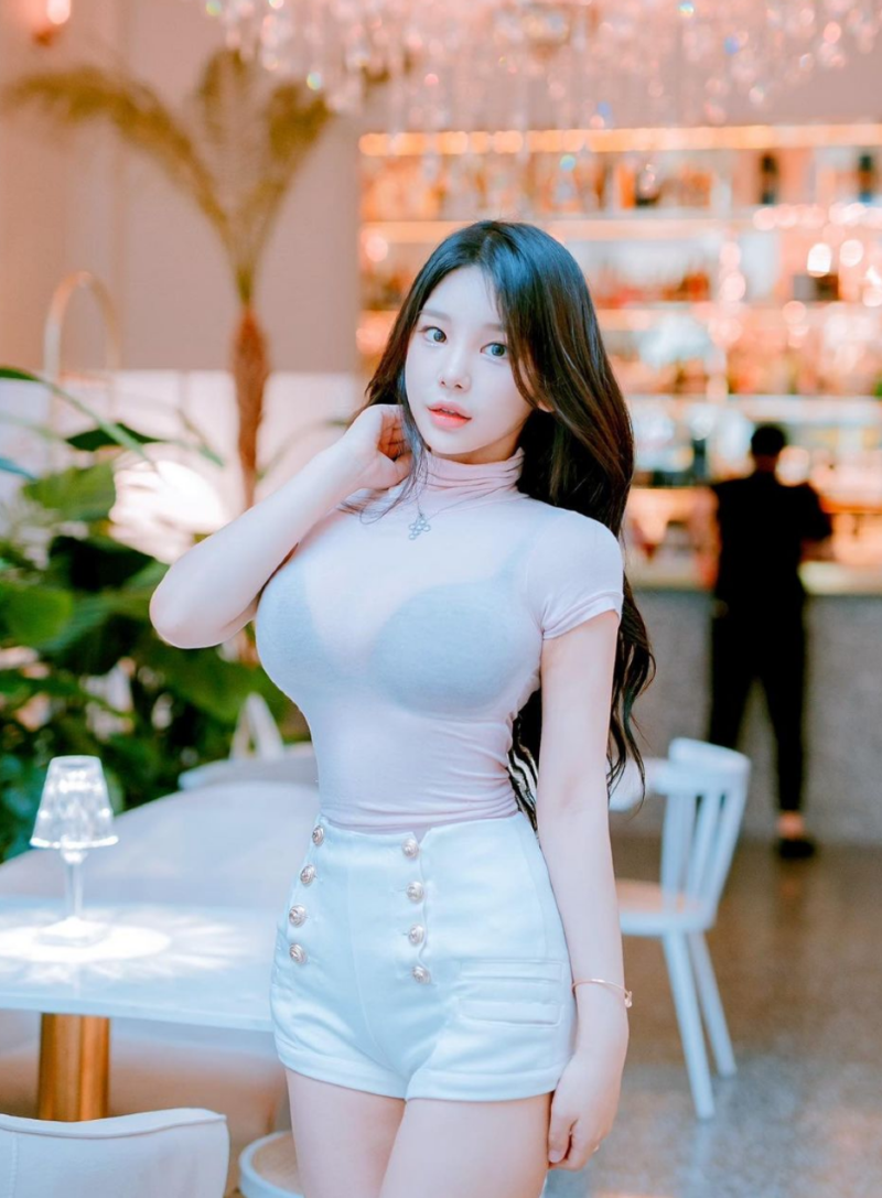 
섹씨하고 귀여운 Model Zzuri 2
