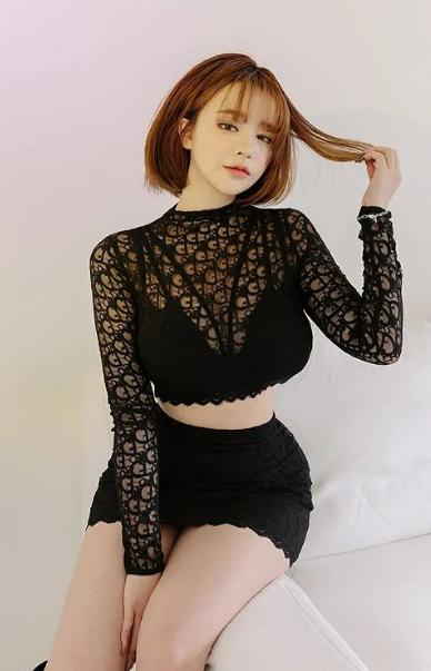 
귀여운 한국 모델 언냐~~
