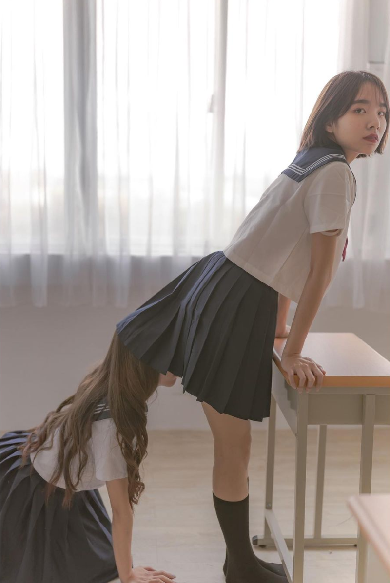 
목요일 오후의 다리
