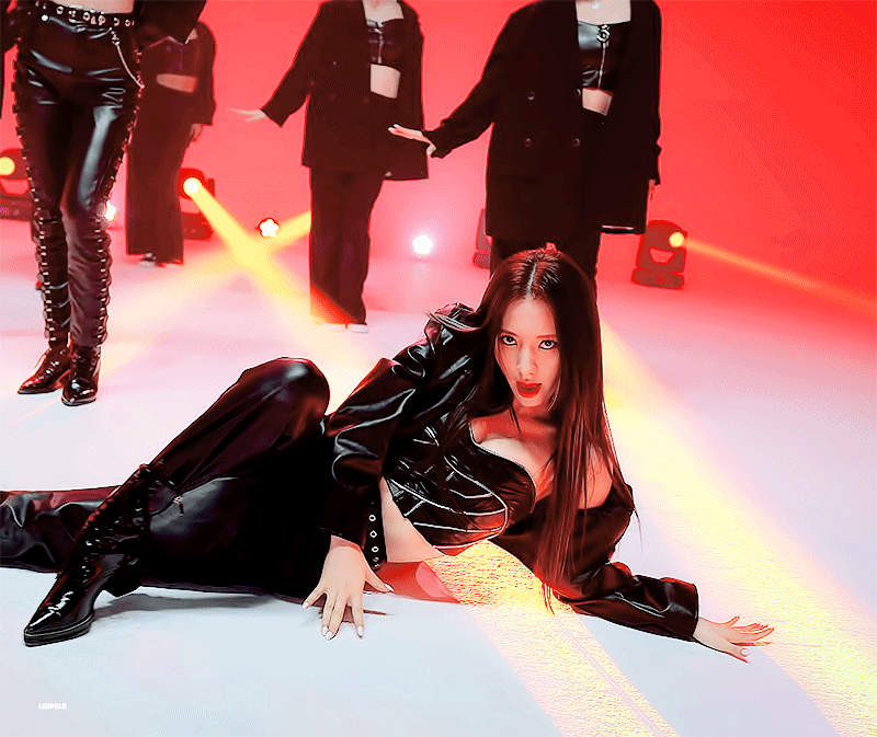 
요염한 우주소녀.jpgif
