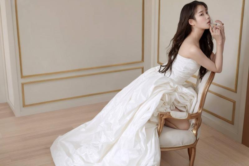 
아이유X참이슬 화보.jpg
