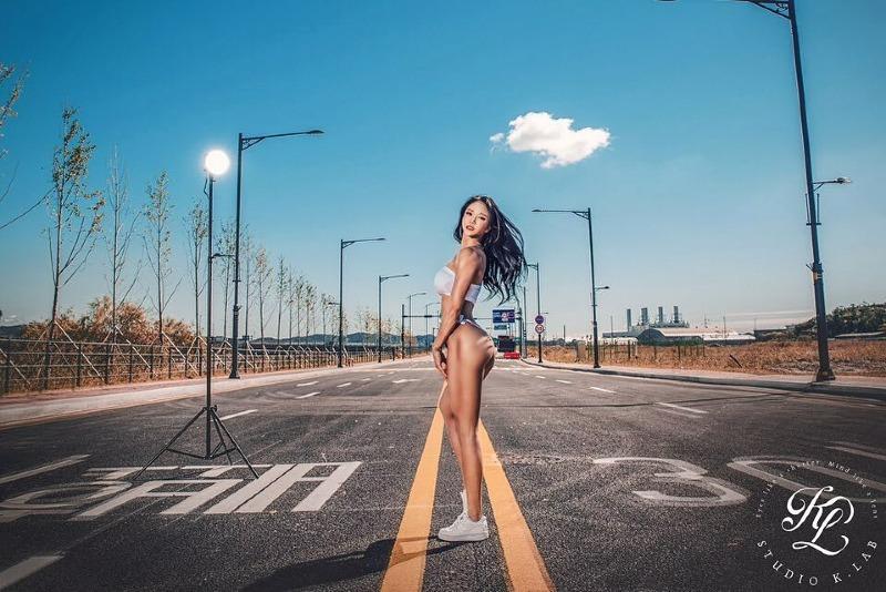 
후방) 피트니스 모델
