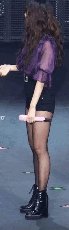 
하체 라인도 예쁜 블랙핑크 지수.jpgif
