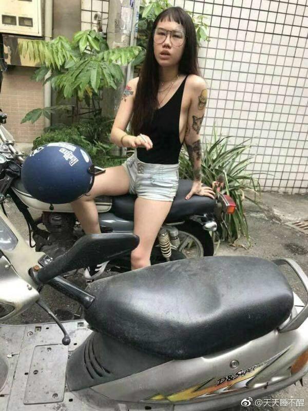 
뒷태가 이쁜 처자
