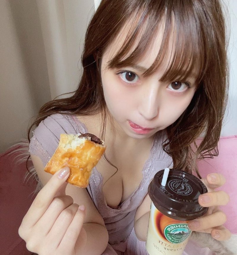 
화요일 계곡의 슴결

