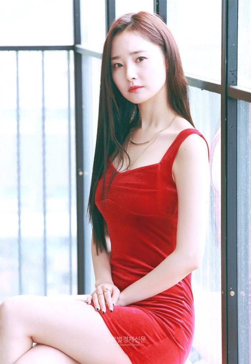 
[스압] 짧은 벨벳 레드 원피스 우희.jpg
