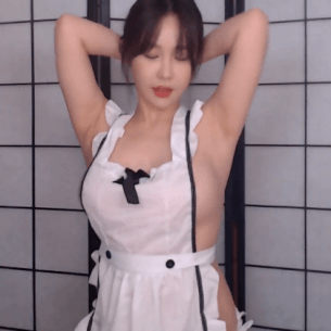 은근 호극호 갈린다는 여자친구 자취방 복장