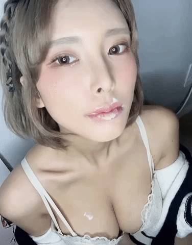 
요플레녀.gif
