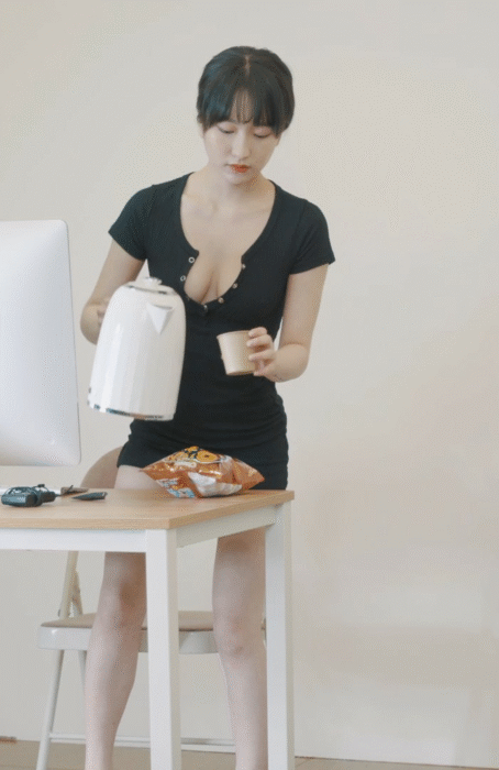 
썸남 유혹하는 자취녀
