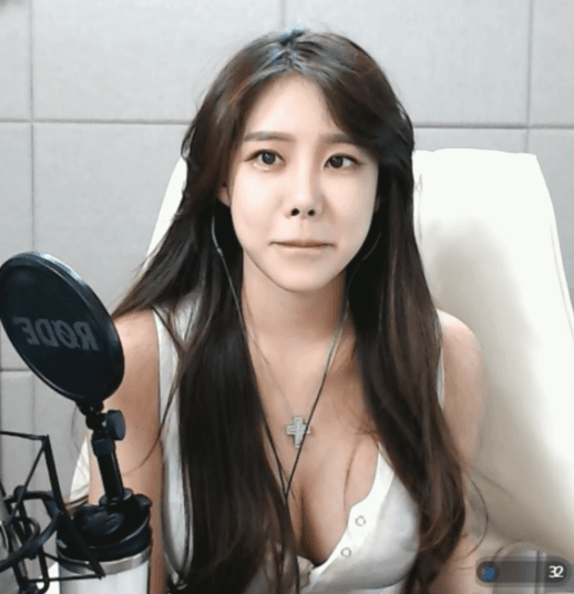 
누군지 아시죠?
