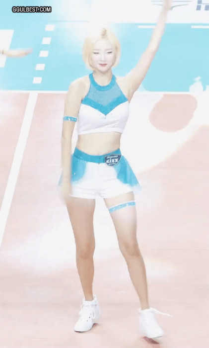 
발목 얇은 서현숙 치어리더.jpgif
