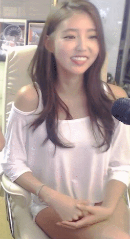 
쉬는날... 용돈벌이... 여캠 도전
