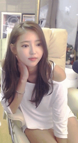 
쉬는날... 용돈벌이... 여캠 도전
