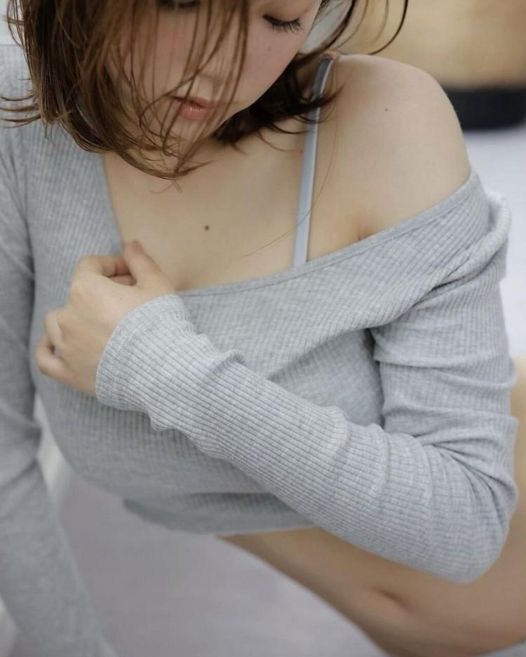 
4년만에 화보 찍은 시노자키 아이
