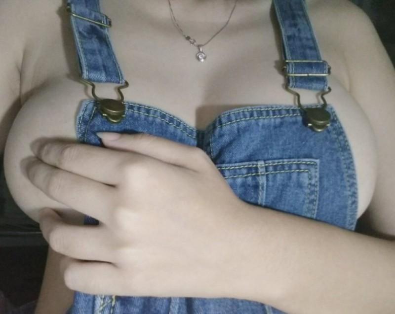 
멜빵치마를 좋아하는 누나~
