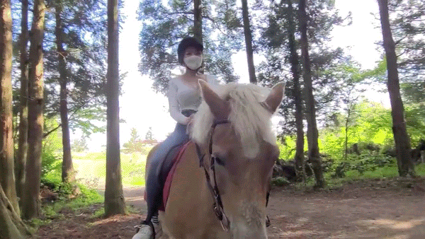 
승마 배우는...언냐+_+♡
