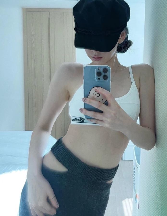 
태연, 브라톱에 골반 드러낸 레깅스
