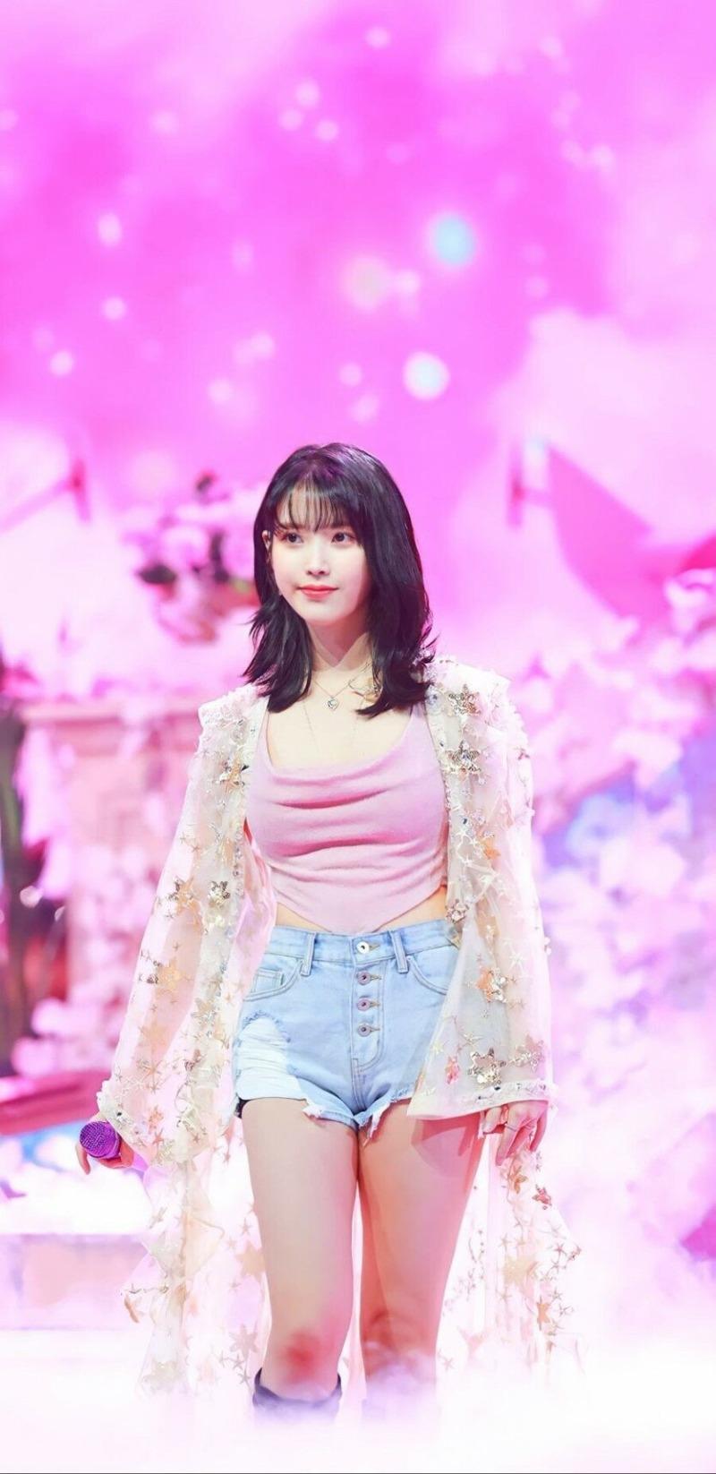 
아이유 MMA 폰 배경.jpg
