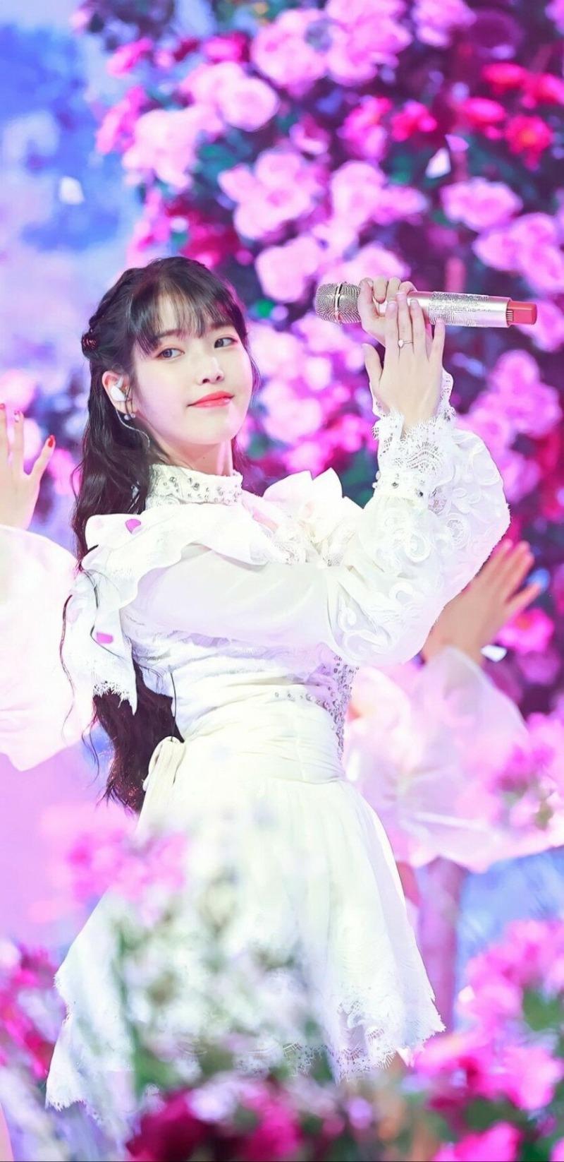 
아이유 MMA 폰 배경.jpg
