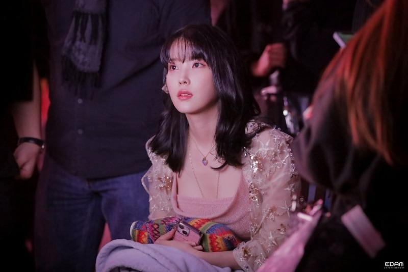 
아이유 MMA 폰 배경.jpg
