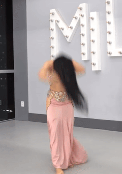 
몸매좋은 벨리댄스 ㅊㅈ....gif
