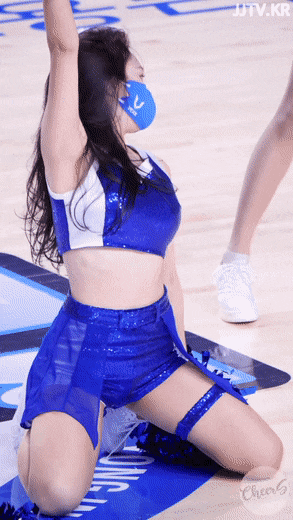 반짝이 크롭 민소매 치어리더 이주희.jpgif